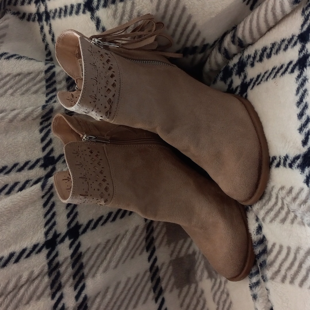 Ankle boots